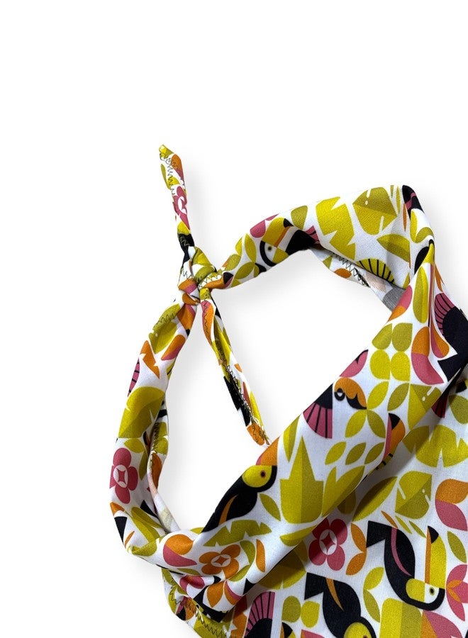 دبليو وشاح/باندان للكلاب بتصميم طيور الطوقان والزهور من دبليو برينغز | هذا الوشاح/الباندان الرائع بتصميمه المذهل هو الإكسسوار المثالي للكلاب الكبيرة والمتوسطة والصغيرة. مقاس واحد يناسب الجميع. - Image 5